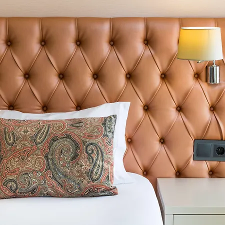 Empire Hotel 3*