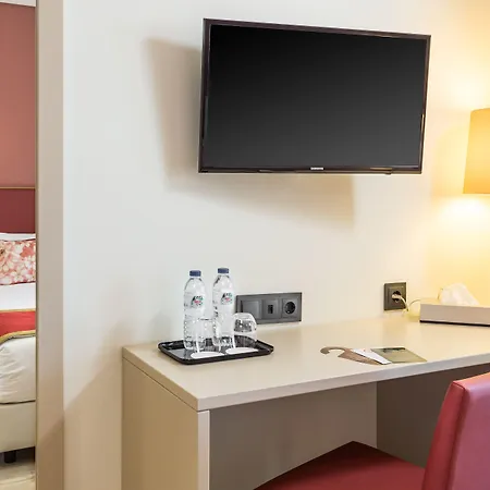 Empire Hotel